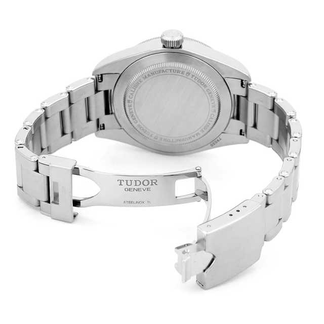 チューダー ブラックベイ 79030B メンズ 中古