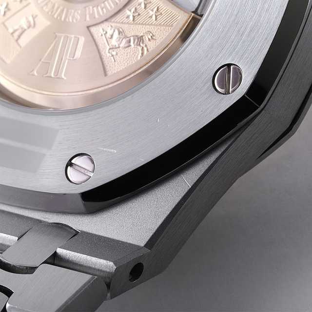 オーデマピゲ ロイヤルオーク 15400ST.OO.1220ST.02 メンズ 中古