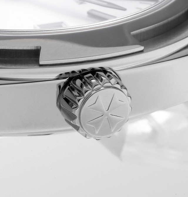 ヴァシュロンコンスタンタン オーヴァーシーズ オートマティック 4520V/210A-B126 中古 メンズΩ 目立つ傷やダメージなどはなく良い状態です ヴァシュロンコンスタンタン オーヴァーシーズ オートマティック 4520V/210A B126