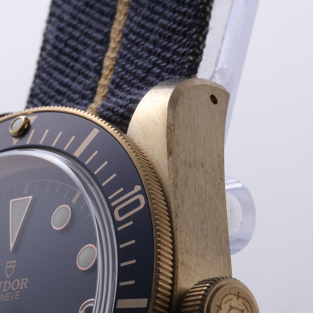 tudor ブラックベイブロンズ　箱、ギャラ付き チューダー新作 ブラックベイ ブロンズ79250BA｜バーゼル