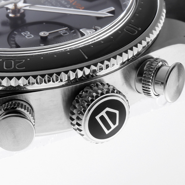 【極美品】TAG Heuer オータヴィア　付属品完備 オータヴィア フライバック クロノメーター[CBE511A.FC8279] Autavia