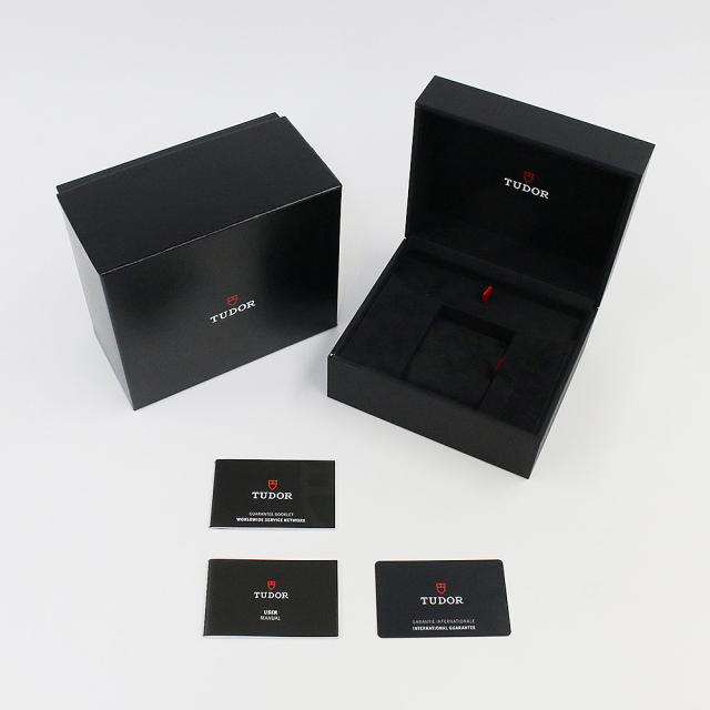 チューダー ブラックベイ 79030B メンズ 中古