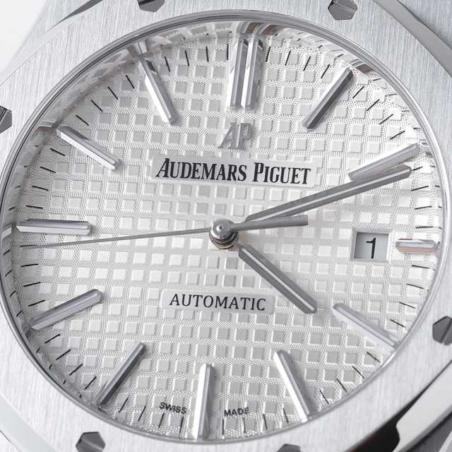 オーデマピゲ ロイヤルオーク 15400ST.OO.1220ST.02 メンズ 中古