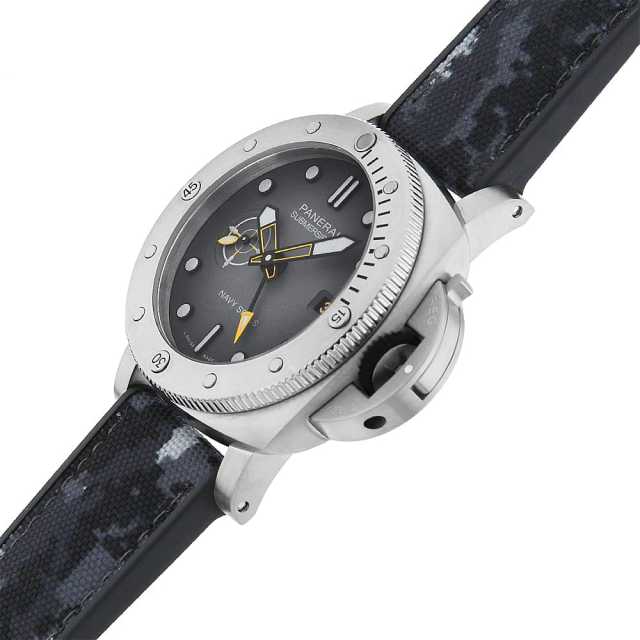 PANERAI Luminor Submersible PAM01323 Men's Used