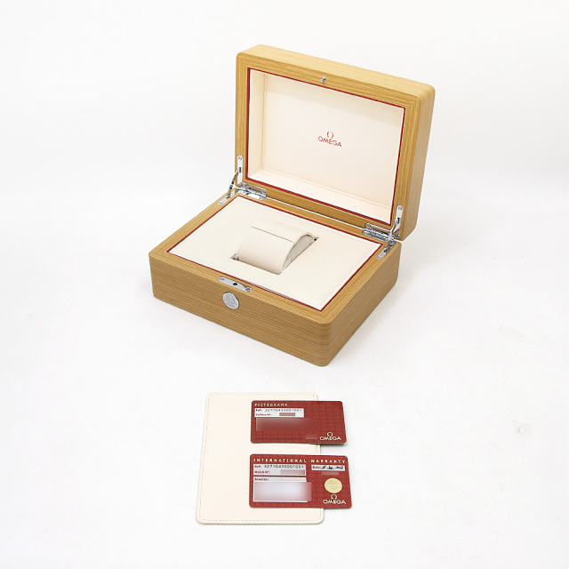 オメガ スピードマスター 327.10.43.50.01.001 メンズ 中古