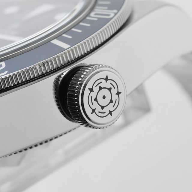 チューダー ブラックベイ 79230B メンズ 中古