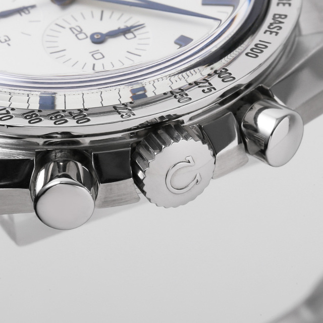 3551.20.00 ホワイト OMEGA（オメガ）スピードマスター ブロードアロー