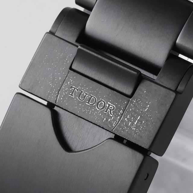 チューダー ブラックベイ 79360DK メンズ 中古