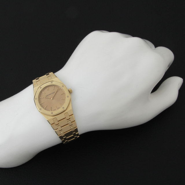 オーデマピゲ ロイヤルオーク 56303BA.OO.0789BA.03 中古 メンズΩ 微細な傷がわずかに残りますが使用感は少なく良い状態です オーデマピゲ ロイヤルオーク 56303BA OO 0789BA