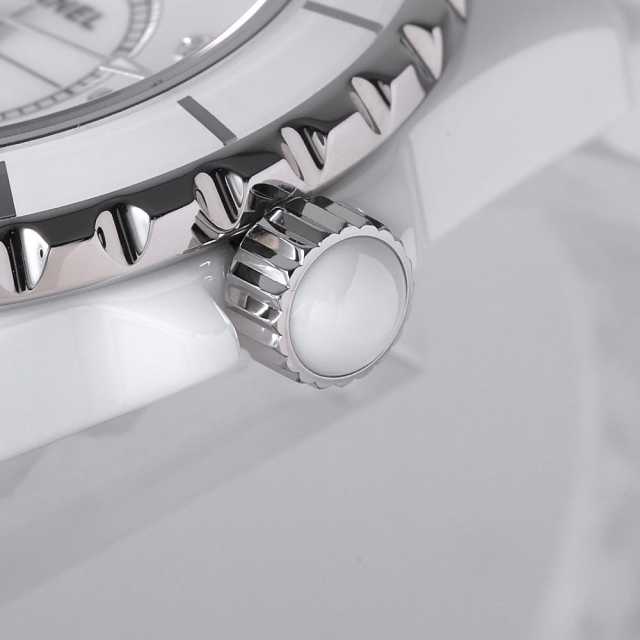 CHANELシャネル・J12 8 Pダイヤホワイトシェル クォーツ時計