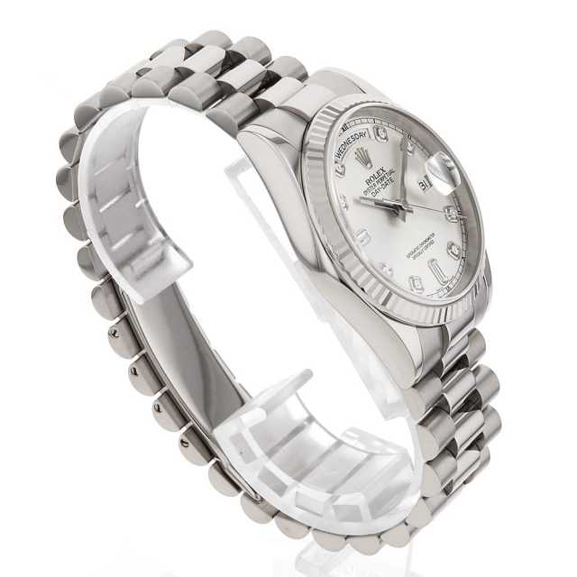 118239A シルバー ROLEX（ロレックス）デイデイト 8Pダイヤ 2Pバゲット