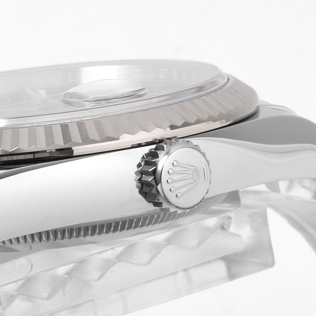 ロレックス デイトジャスト36 126234 ブルー フルーテッドモチーフ バー 5列 ジュビリーブレス ランダム番 中古 メンズΩ 目立つ傷やダメージなどはなく良い状態です ロレックス デイトジャスト36