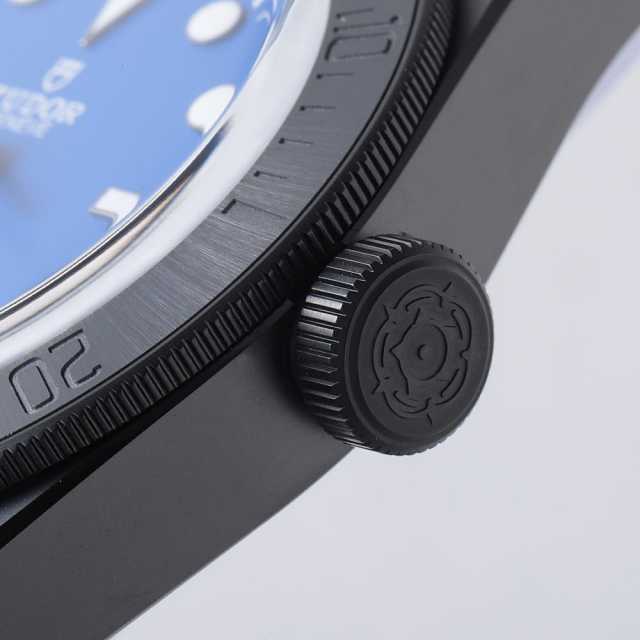 チューダー ブラックベイ 79210CNU メンズ 中古