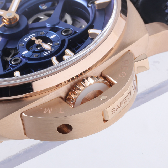 パネライ ルミノールGMT PAM01060 メンズ 中古