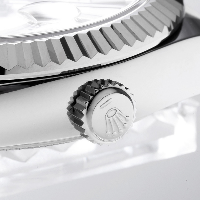 326934 ホワイト ROLEX（ロレックス）スカイドゥエラー 中古 | 東京