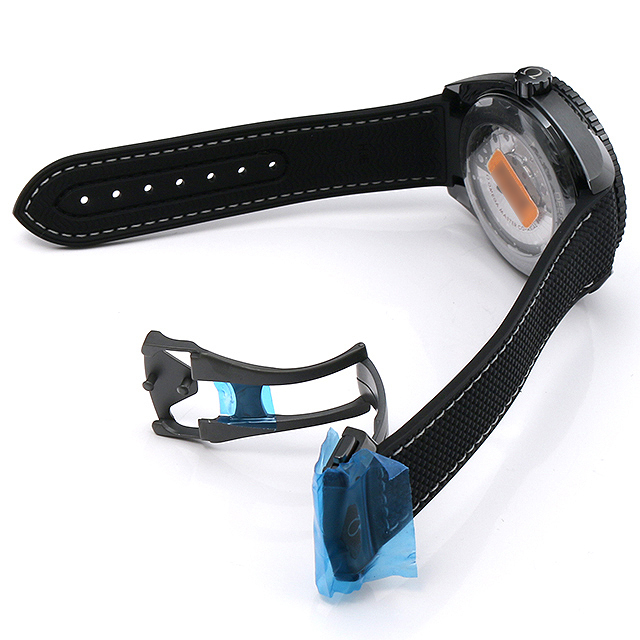 シーマスター プラネットオーシャン 600M コーアクシャル マスタークロノメーター GMT ディープブラック 215.92.46.22.01.001 サブ画像２