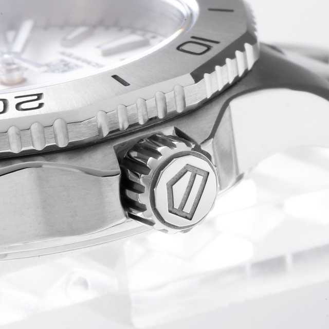 TAG HEUER タグ・ホイヤー アクアレーサー用バンド シルバー 中古)TAG HEUER タグ・ホイヤー アクアレーサー Cal.5 シルバー
