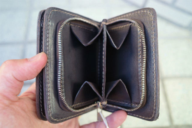 GUIDI/グイディ/C8/PRESSED KANGAROO ZIPPED WALLET [49-232-0001]