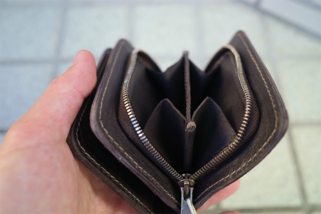 GUIDI/グイディ/C8/PRESSED KANGAROO ZIPPED WALLET [49-232-0001]