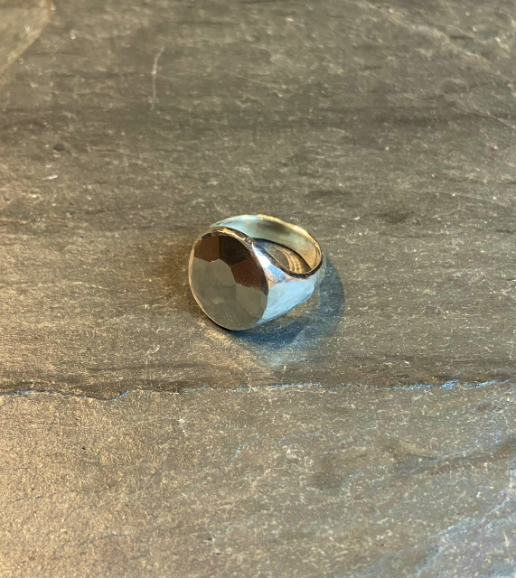 ≪New Arrival≫WERKSTATT:MUNCHEN/SIGNET RING OVAL HAMMERED /925[M1001][49-003-021]