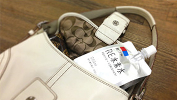 バッグに入る持ち運びやすいサイズが特徴です