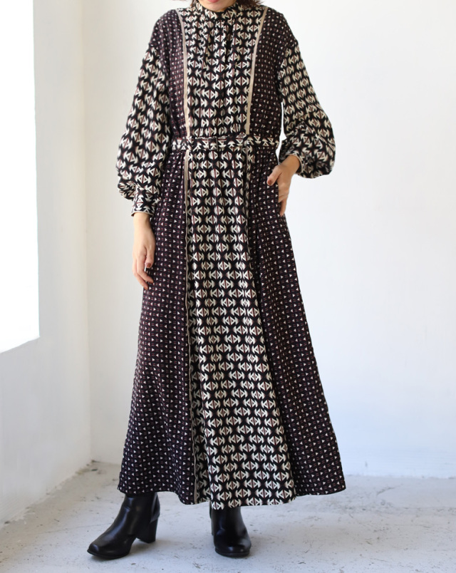 幾何学柄ベルトワンピース 46 0041