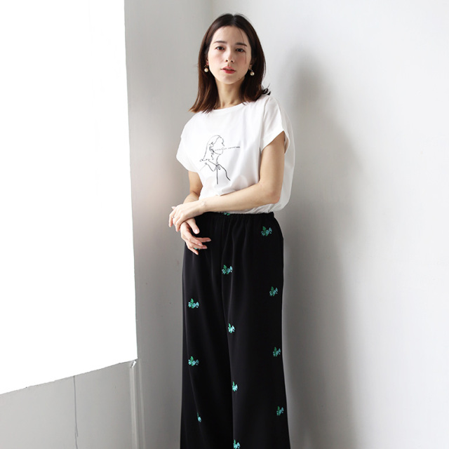 新品　ドライな質感　ロゴ プリント　柔らかな　ロング　Tシャツ 楽天市場】THREE ロゴ ロンT 長袖Tシャツ プリントTシャツ ロゴT
