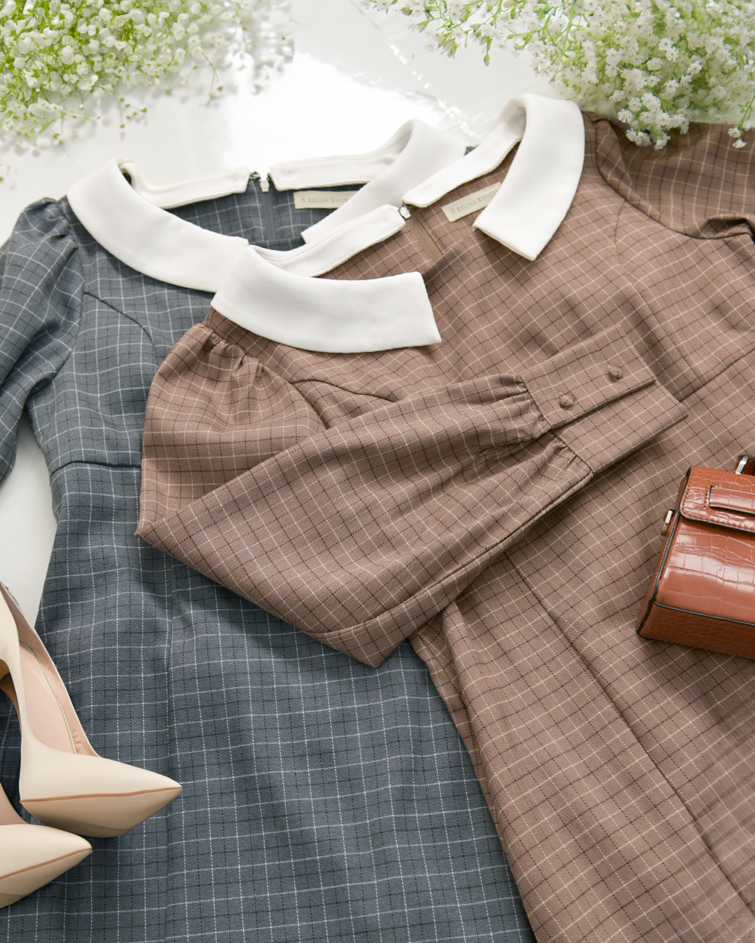 チェック柄に白襟をあしらったクラシカルなブラウンとグレーのワンピース。大人女性に似合う上品な印象を演出するデザイン。レジーナ【神戸ワンピース専門店】