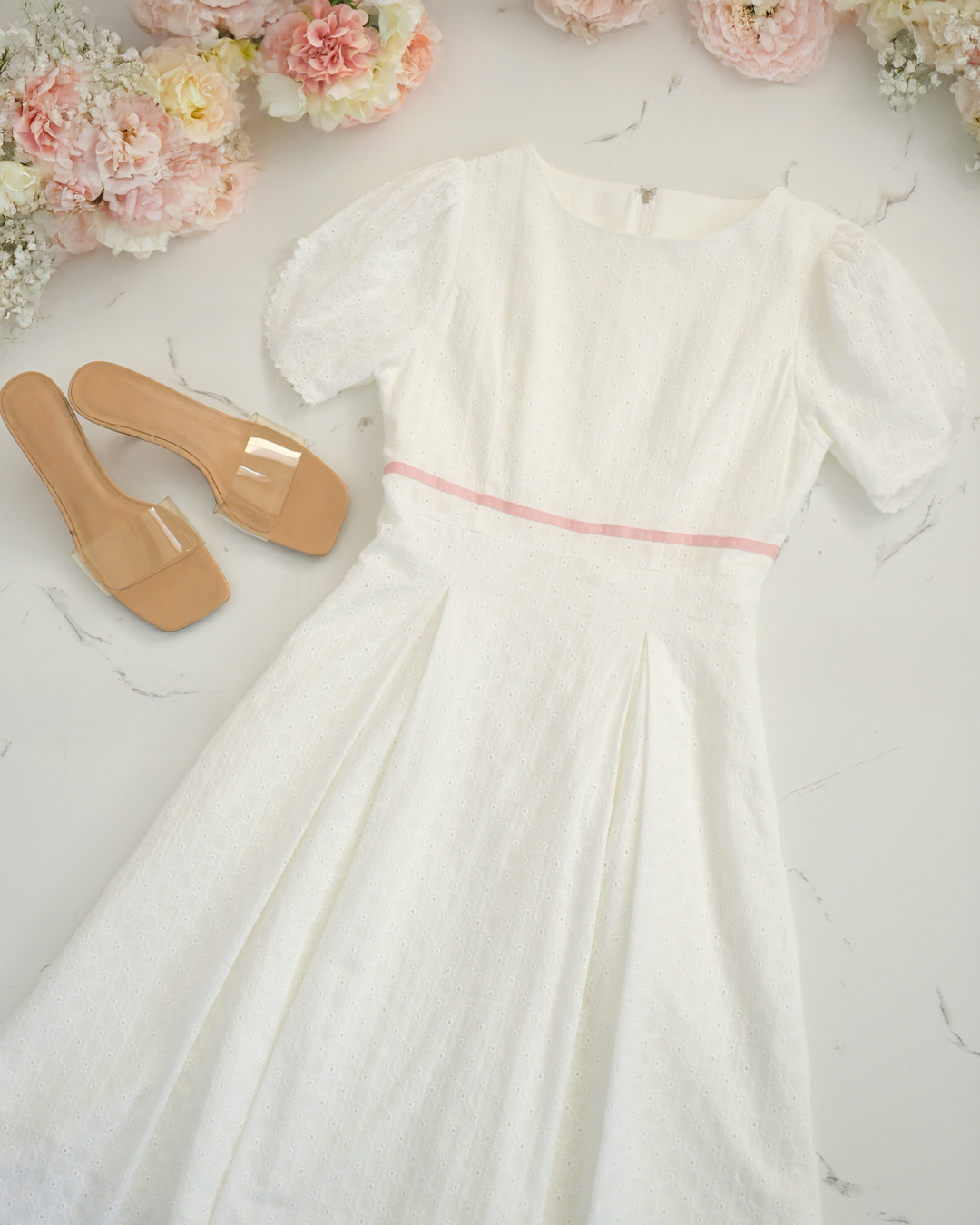 スペシャリテ【リリー ワンピース】 お色展開：ホワイト ／ サイズ展開