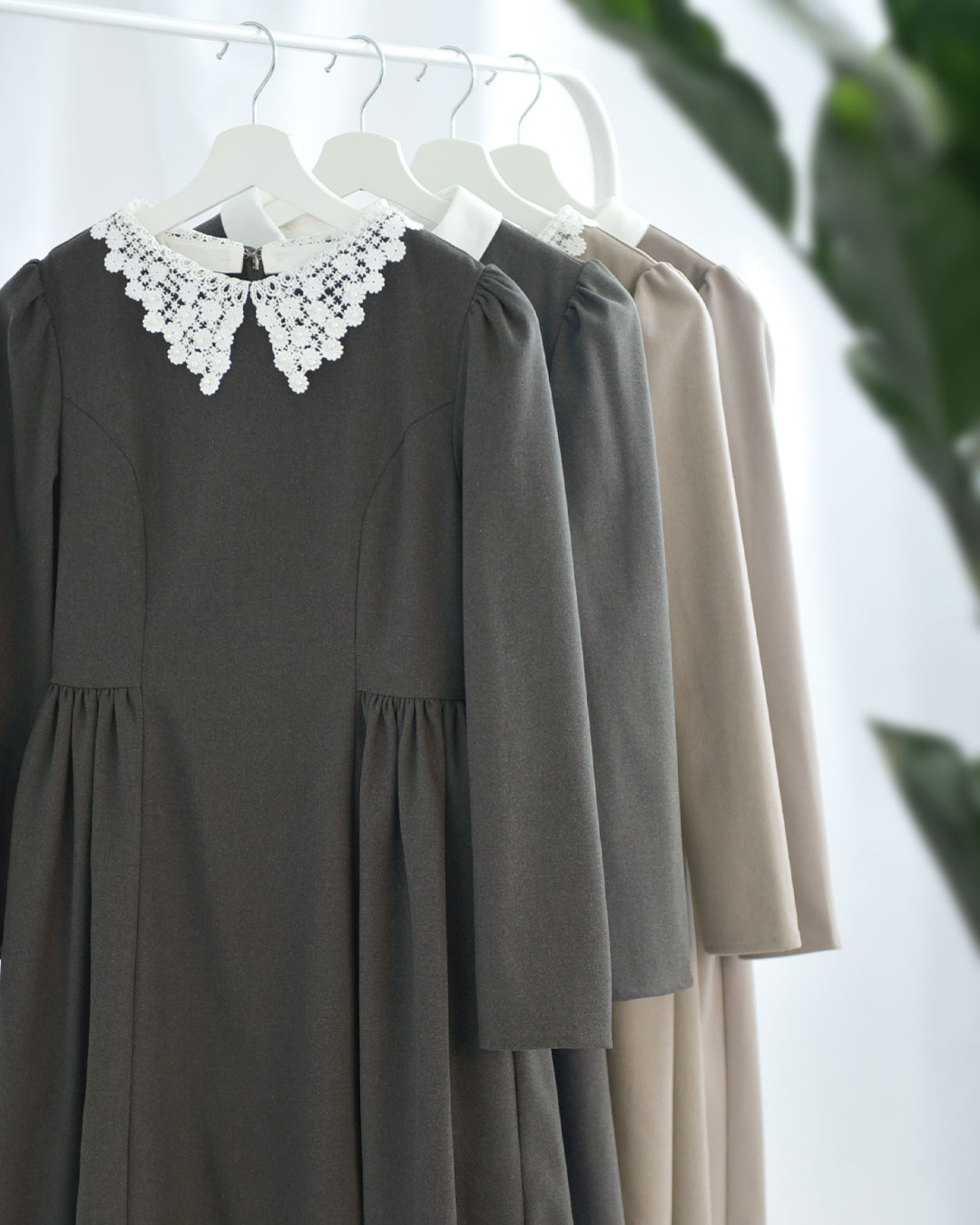 スペシャリテ【ワンピース チャペル】 お色展開：ベージュ,グレー