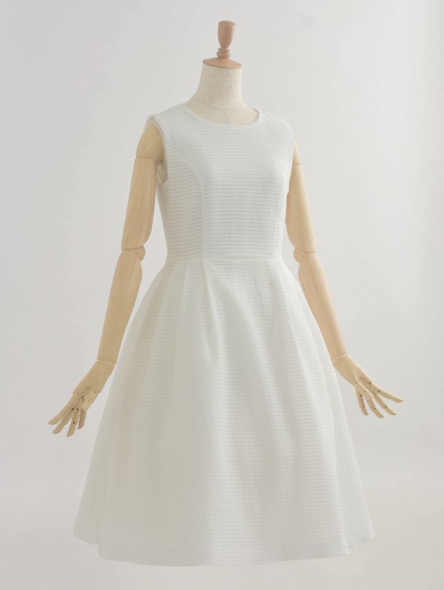 レジーナ【神戸ワンピース専門店】きれいめワンピース,普段着からフォーマルまで対応する上品ワンピース