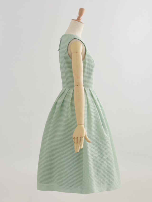 レジーナ【神戸ワンピース専門店】きれいめワンピース,普段着からフォーマルまで対応する上品ワンピース