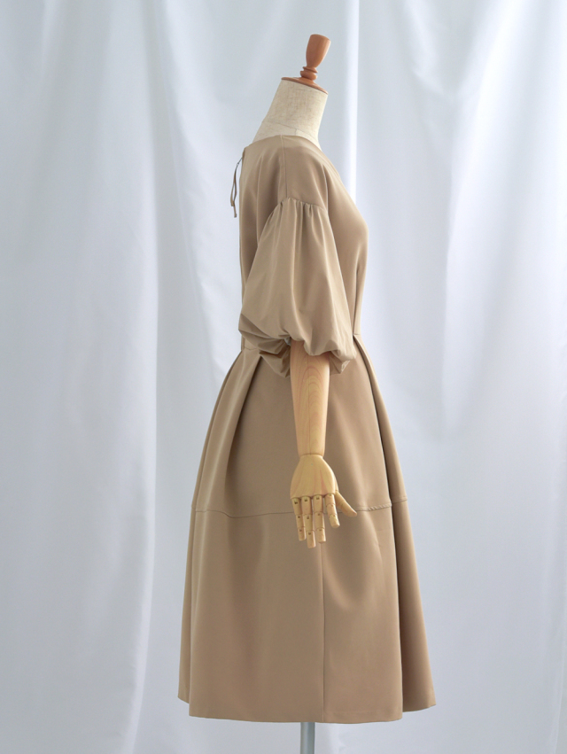 【mama】美品⭐️ANAYI ライトベージュ ワンピース＆ボレロ シルキーライトクロス フレアワンピース（OPWOLM0515） | 23
