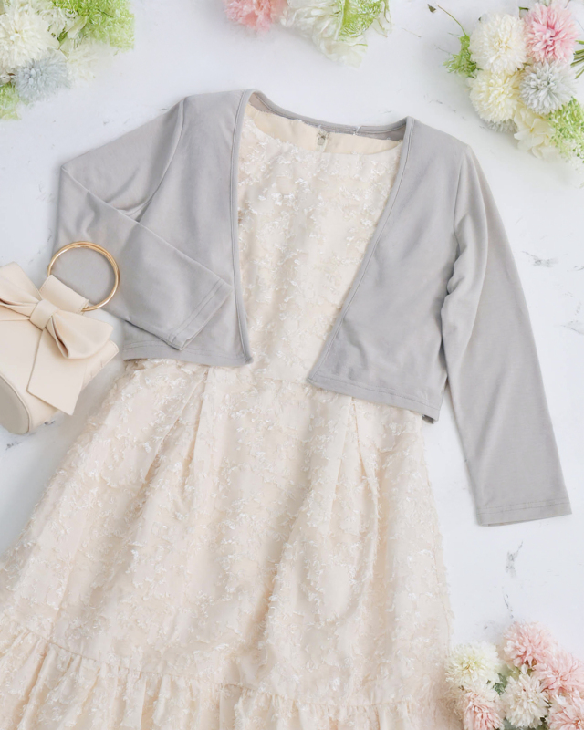 フォーマルに羽織れるショート丈カーディガン、レジーナ【神戸ワンピース専門店】