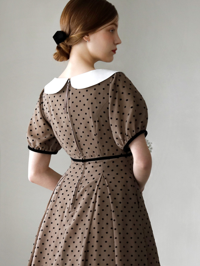 レジーナ【神戸ワンピース専門店】きれいめワンピース,普段着からフォーマルまで対応する上品ワンピース