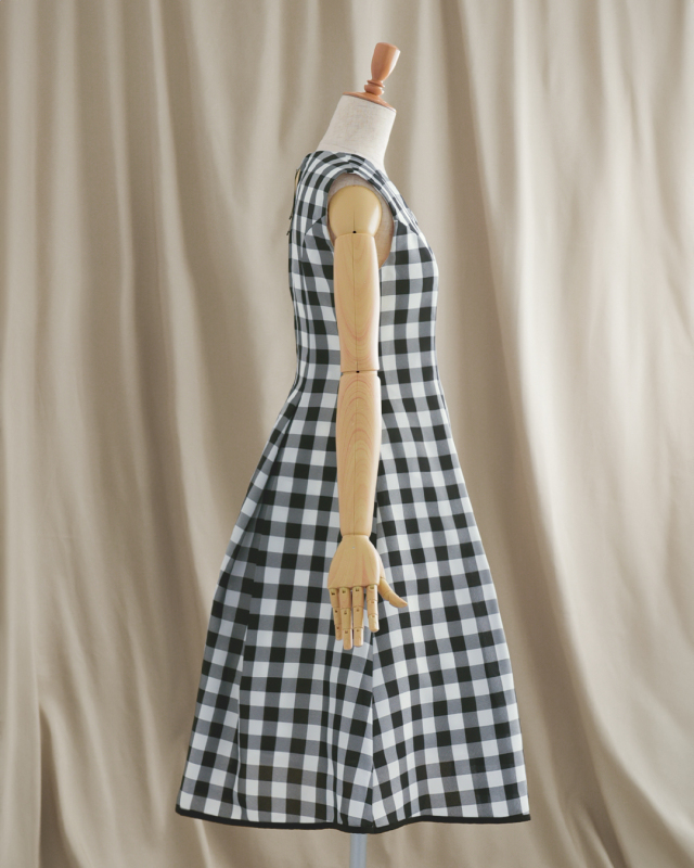 レジーナ【神戸ワンピース専門店】きれいめワンピース,普段着からフォーマルまで対応する上品ワンピース