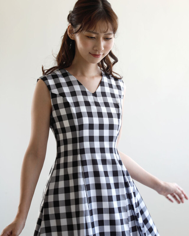 レジーナ【神戸ワンピース専門店】きれいめワンピース,普段着からフォーマルまで対応する上品ワンピース