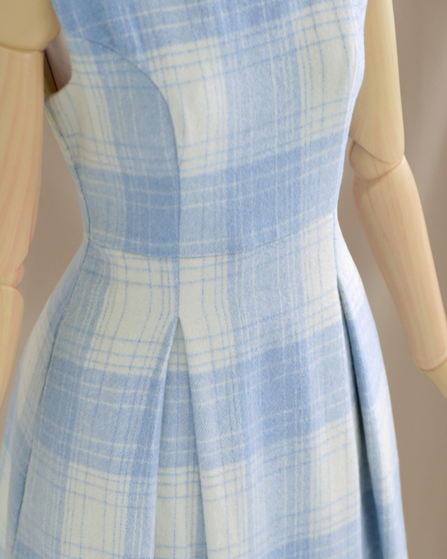 レジーナ【神戸ワンピース専門店】きれいめワンピース,普段着からフォーマルまで対応する上品ワンピース