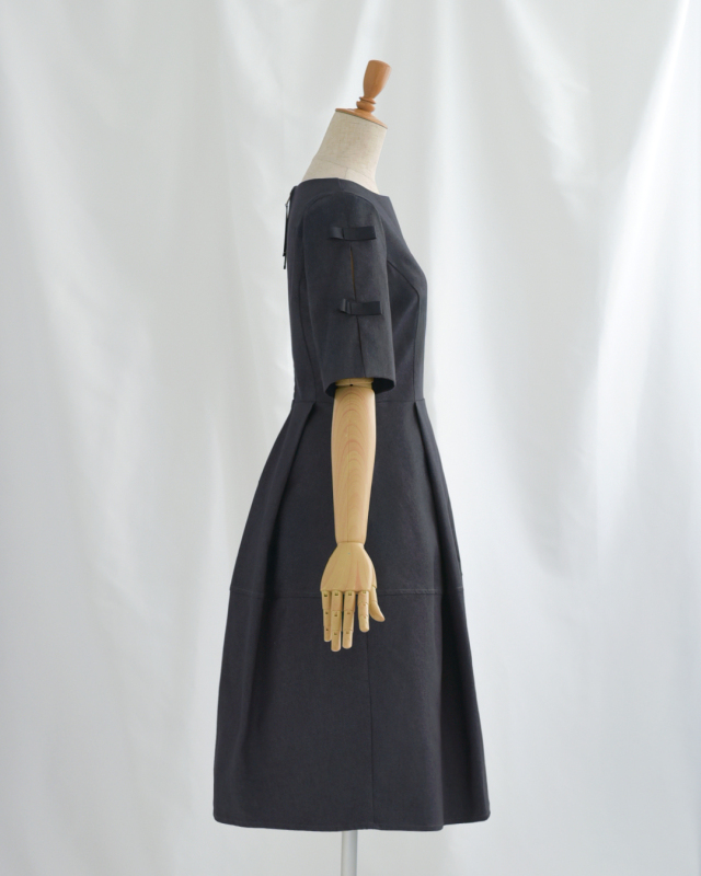 レジーナ【神戸ワンピース専門店】きれいめワンピース,普段着からフォーマルまで対応する上品ワンピース