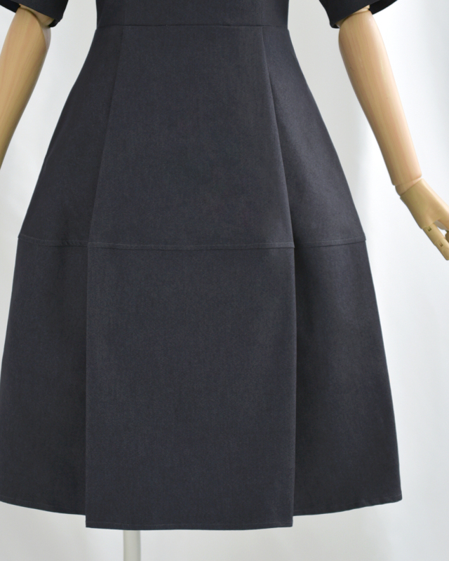 レジーナ【神戸ワンピース専門店】きれいめワンピース,普段着からフォーマルまで対応する上品ワンピース