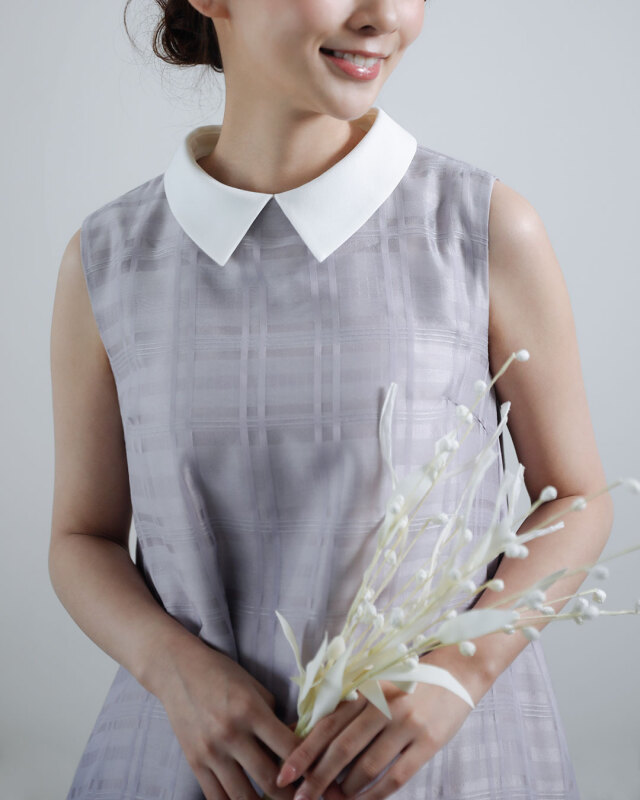 白襟付きノースリーブチェックワンピース