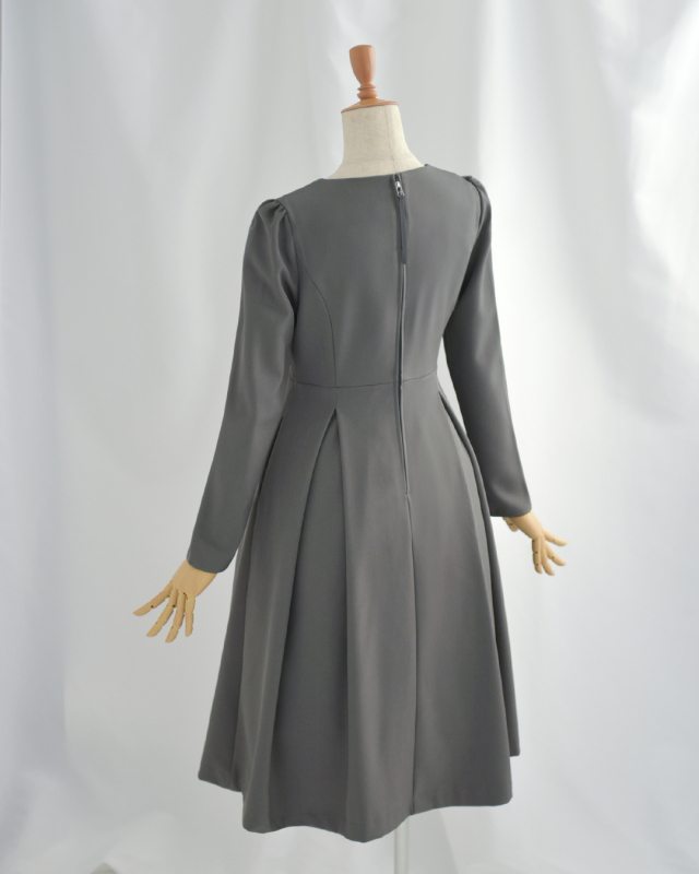 レジーナ【神戸ワンピース専門店】きれいめワンピース,普段着からフォーマルまで対応する上品ワンピース