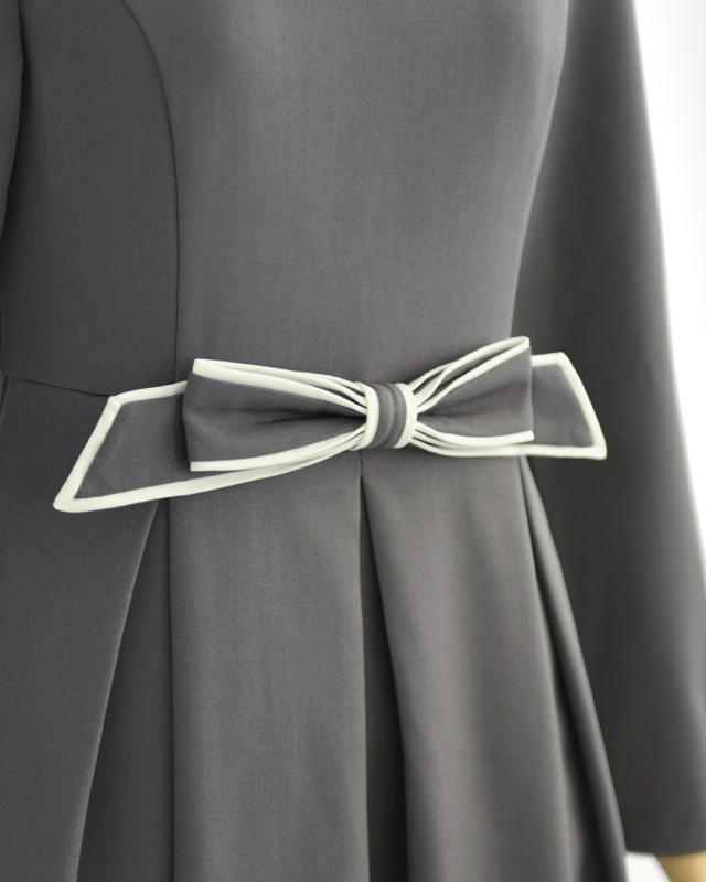 レジーナ【神戸ワンピース専門店】きれいめワンピース,普段着からフォーマルまで対応する上品ワンピース