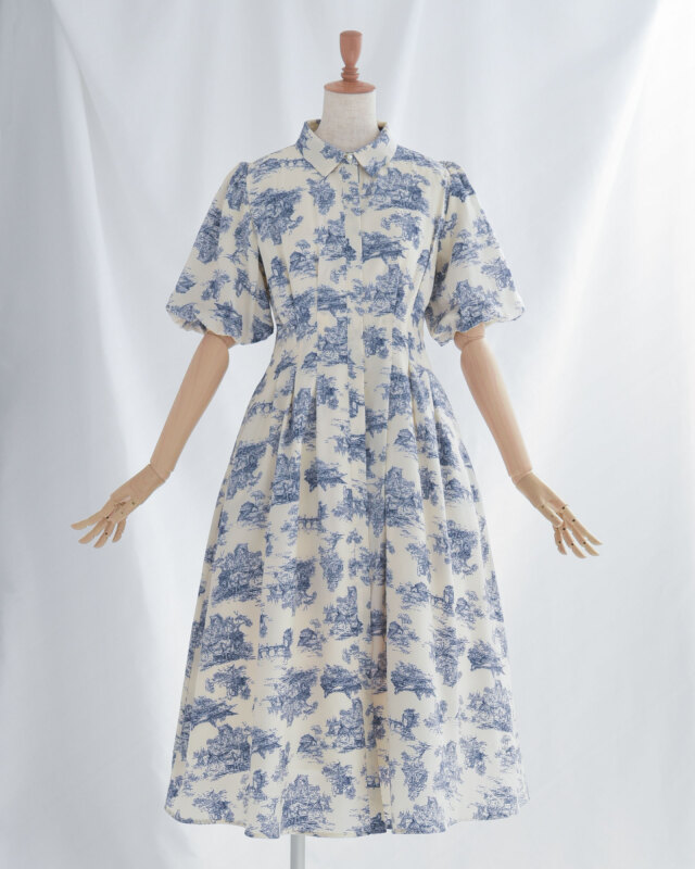 知的で清楚なネイビー。どんなシーンでも自信を与えてくれる一着。