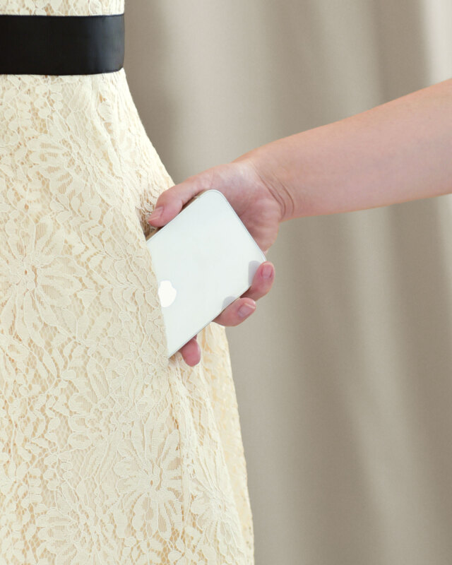 スマホも入る便利なポケット付きで実用性も抜群