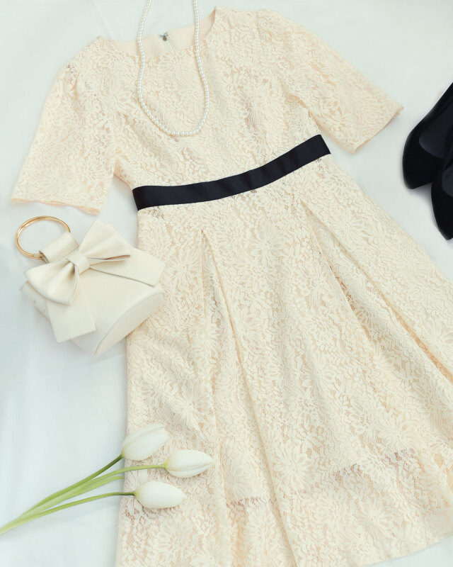 クラシカルなレースワンピ―ス