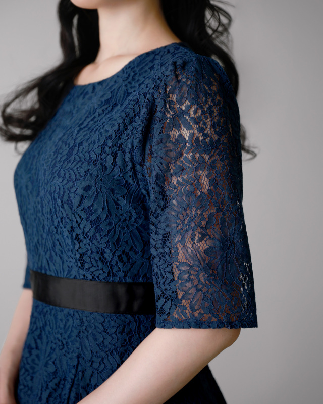 クラシカルなレースワンピ―ス