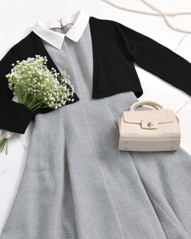 上品ワンピースに黒ボレロを合わせた華やかコーデ、バッグと小物で格上げスタイルに。レジーナ【神戸ワンピース専門店】