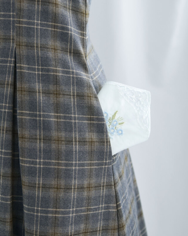 両サイドポケット付きで実用性も高いチェック柄ワンピース