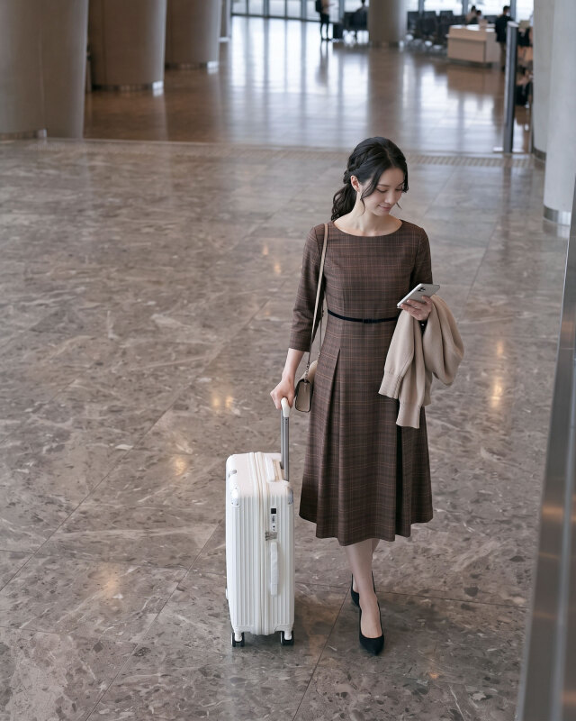 ご旅行や長時間の移動にも。きちんと感と着心地の良さを両立した大人のきれいめワンピース。
